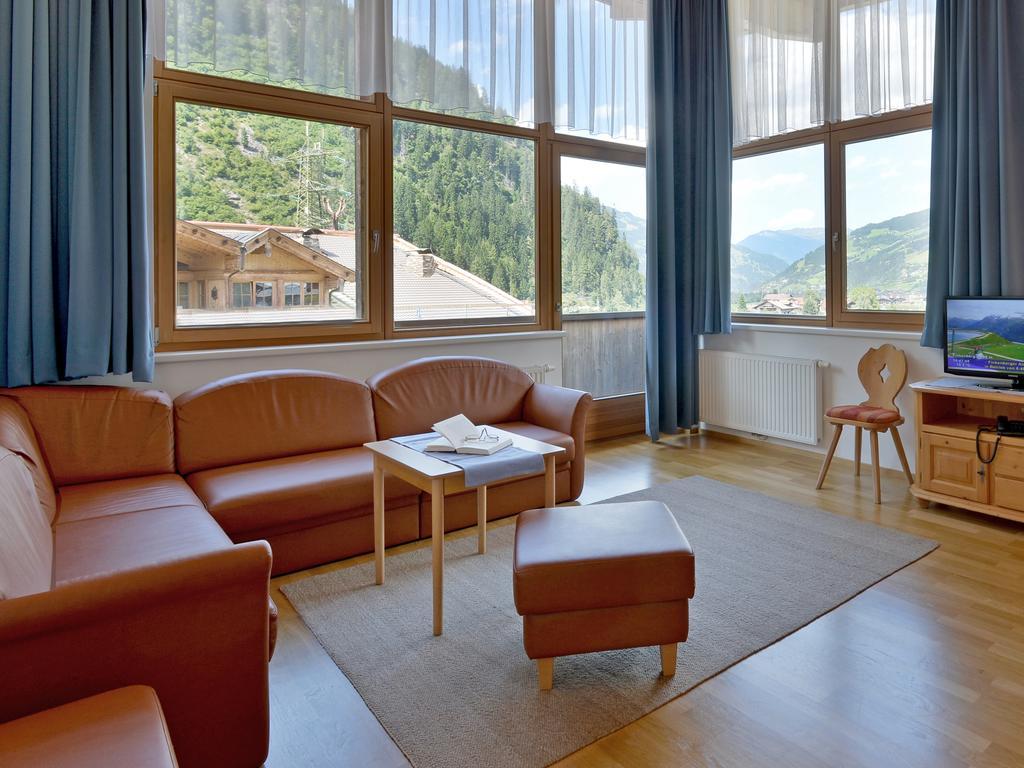 Ferienwohnungen Haus Der Mitte Mayrhofen Oda fotoğraf