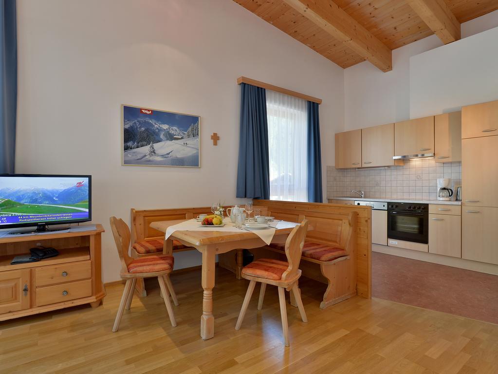 Ferienwohnungen Haus Der Mitte Mayrhofen Oda fotoğraf